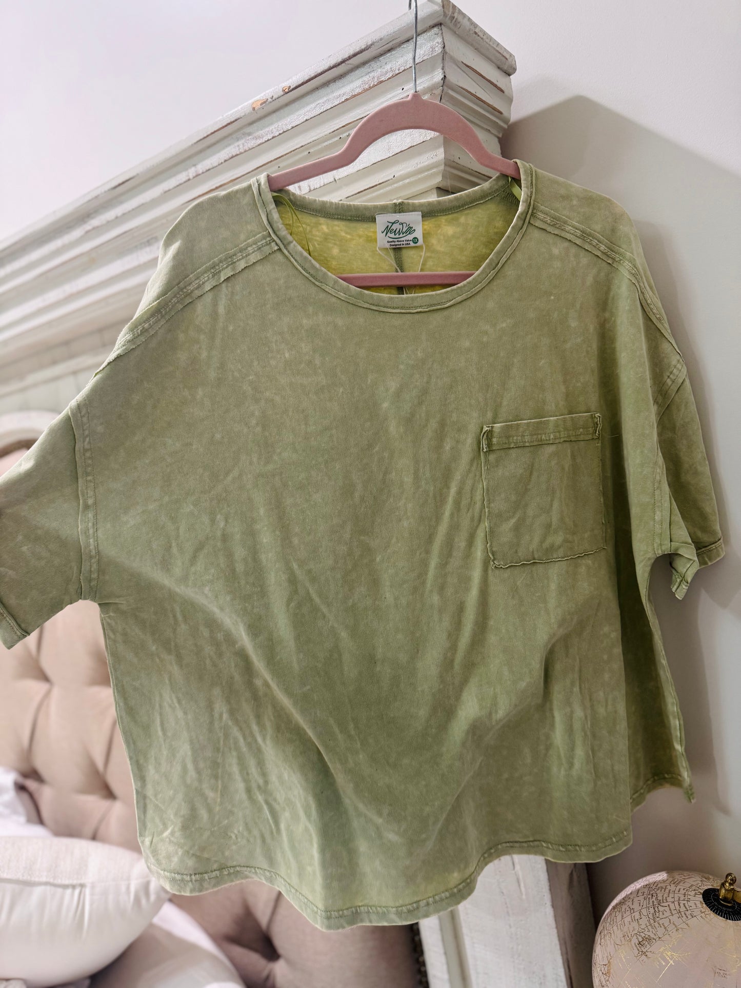 Clover Bloom Pocket Tee (Plus)