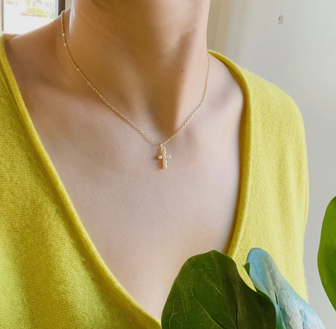 Shell Pearl Cross Necklace