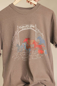 Enter His Gates With Praise Graphic Tee